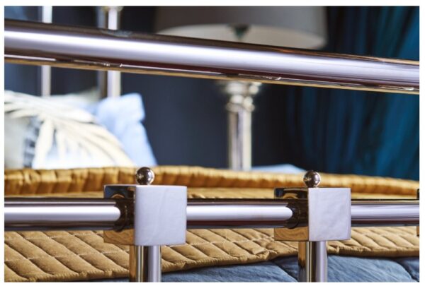 Dickens Bed